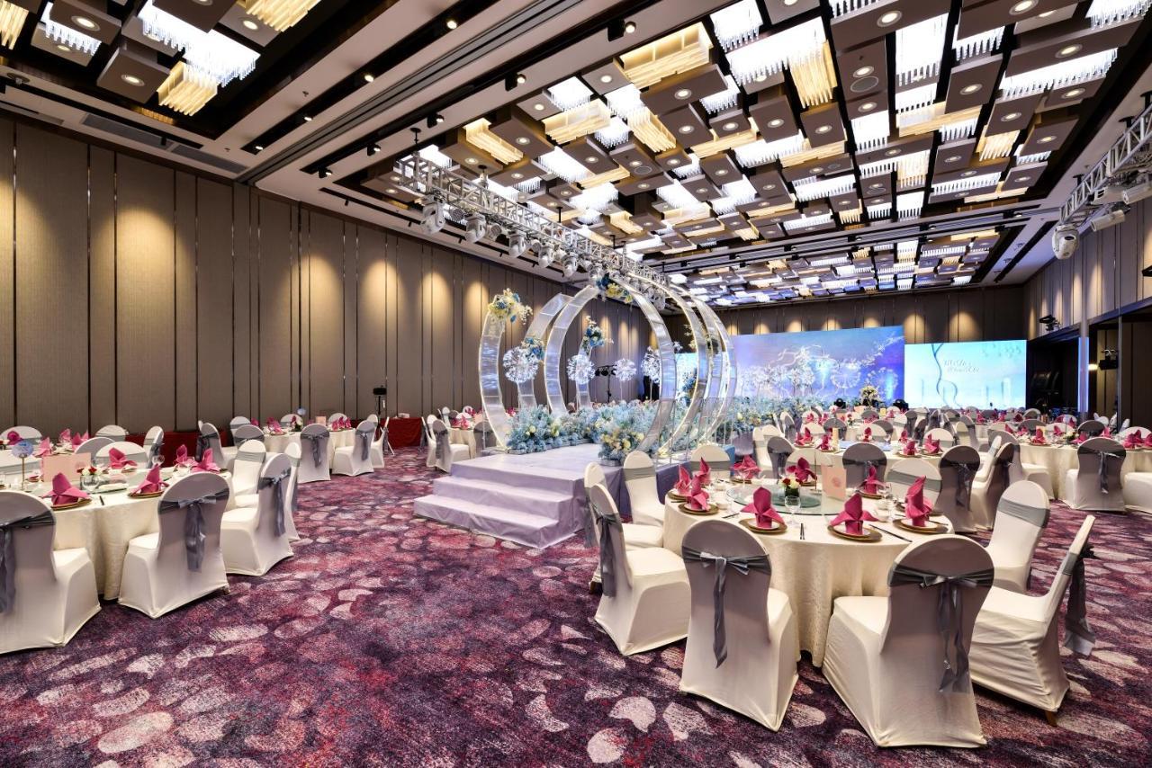 Hotel Equatorial Shanghai Exterior photo The Grand Ballroom