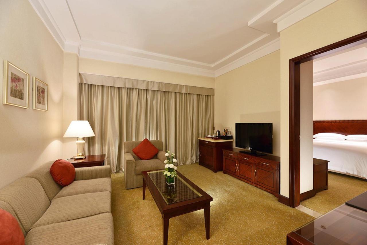 Hotel Equatorial Shanghai Exterior photo